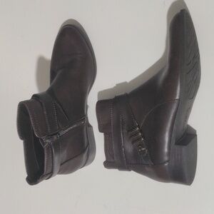 Anne Klein Flex Dark Brown Ankle Buckle Chic Booties. Size 7M